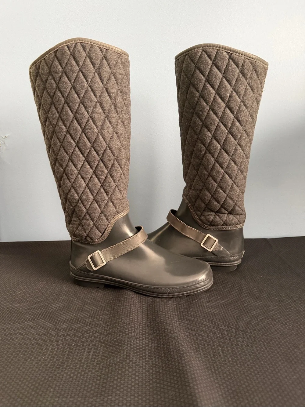 Classic SPERRY TOP-SIDER Gray Waterproof Boots in Women’s Size 9